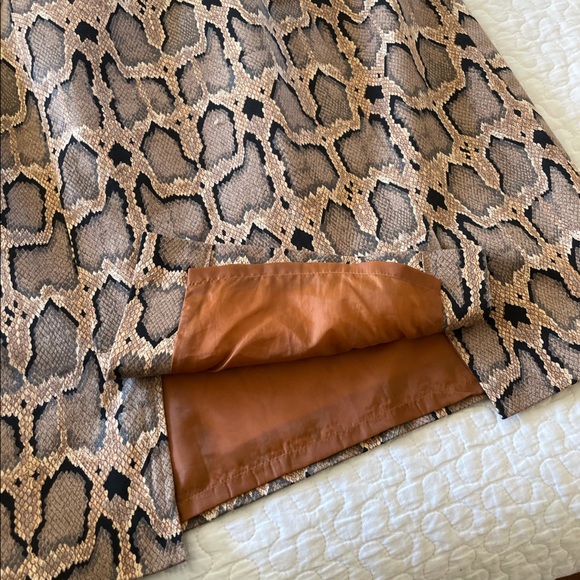 Snake Pattern Skirt, Size 12 - Picture 12 of 12